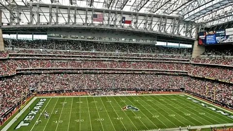 林加德韩国挑战极限生食章鱼，勇闯美食新境界！